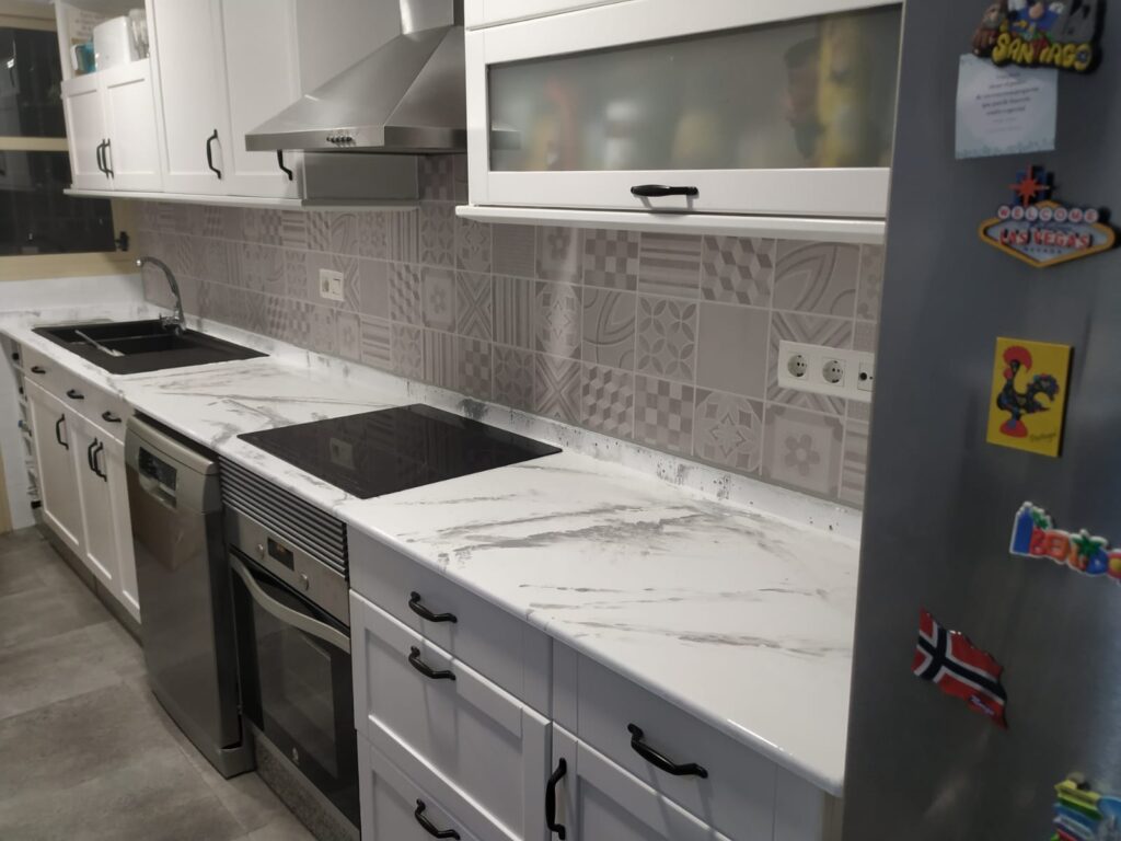 Empresa de lacado de puertas de cocina en Alicante